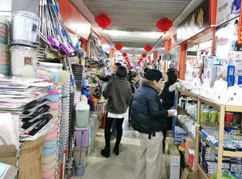 節前最后的瘋狂 濟南義烏小商品批發市場人氣爆棚，鞋帽批發成搶手貨